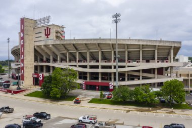 Indiana Univer Kampüsünde Memorial Stadyumu havadan görünümleri