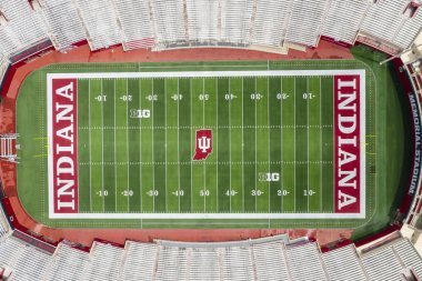 Indiana Univer Kampüsünde Memorial Stadyumu havadan görünümleri