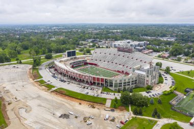 Indiana Univer Kampüsünde Memorial Stadyumu havadan görünümleri