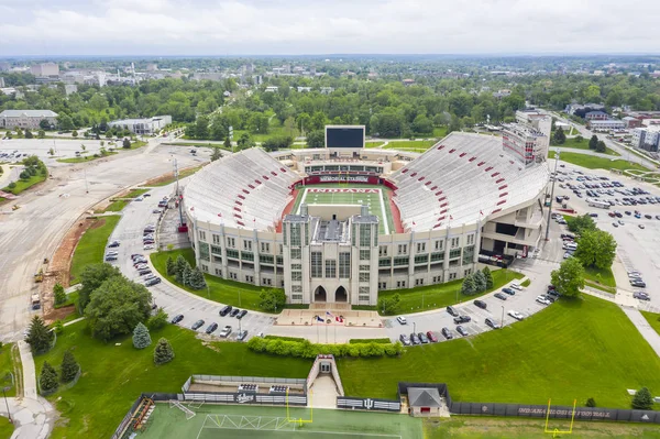 Luchtfoto's van het Memorial Stadium op de campus van Indiana univer — Stockfoto