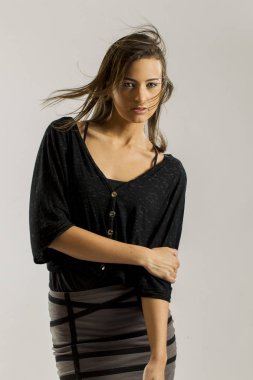 Lovely Uzun Saçlı Esmer Model Bir Stüdyo Ortamında Poz