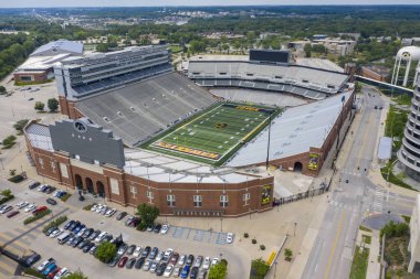 Iowa Üniversitesi Kampüsünde Kinnick Stadyumu Havadan Görünümleri