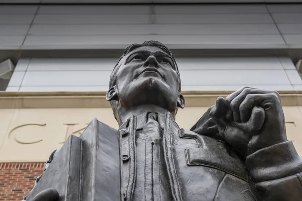 Statue du Nil Kinnick sur le campus de l'Université de l'Iowa — Photo