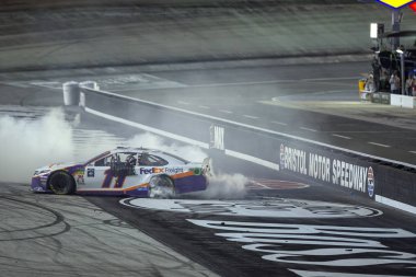 Nascar: 17 Ağustos Bass Pro Mağazaları Nra Gece Yarışı