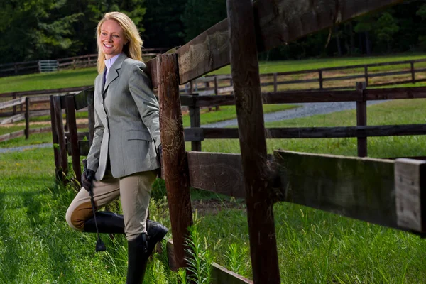 Blonde Equestrian Model Poses Outdoors Horse Show — Stock Photo, Image