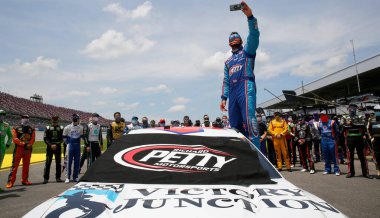 NASCAR Kupası Serisi takımları, Lincoln, Alabama 'daki Talladega Superspeedway' deki GEICO 500 için piste çıktılar..