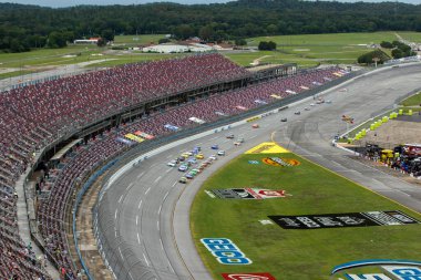 Ryan Blaney (12), Lincoln, Alabama 'daki Talladega Superspeedway' de GEICO 500 için yarışıyor..