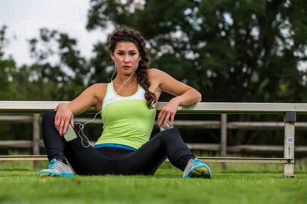 Gorgeous Blonde Fitness Model Working Out Outdoor Environment — Stock Photo, Image