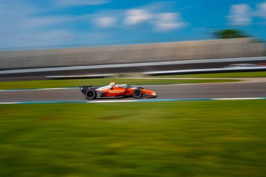 Toronto, Kanada 'dan JAMES HINCHCLIFFE (29) Indianapolis, Indiana' daki Indianapolis Motor Yarış Pisti 'nde GMR Grand Prix için pratik yapıyor..