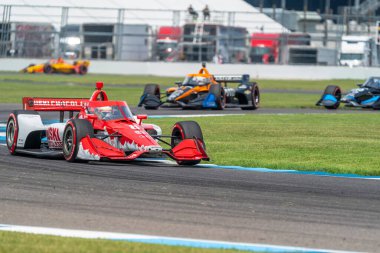 8 yaşındaki Kumla, İsveç 'li MARCUS ERICSSON Indianapolis, Indiana' daki GMR Grand Prix yarışı sırasında virajlarda yarışıyor..