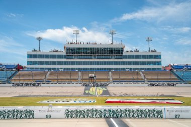 Iowa Speedway, Newton, Iowa 'da Iowa INDYCAR 250' lere ev sahipliği yapmaktadır..