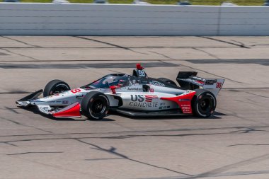 ABD 'li MARCO Andretti (98) Iowa INDYCAR için Newton, Iowa' daki Iowa Speedway 'de 250' li yaşlarda pratik yapmaktadır..