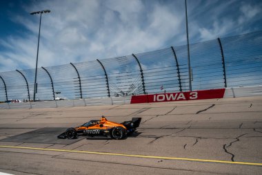 Monterey, Meksika 'dan PATO OWARD (5) Iowa INDYCAR için Newton, Iowa' daki Iowa Speedway 'de 250' li yıllarda pratik yapmaktadır..