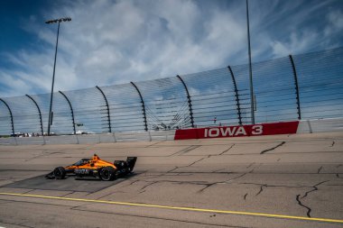 Monterey, Meksika 'dan PATO OWARD (5) Iowa INDYCAR için Newton, Iowa' daki Iowa Speedway 'de 250' li yıllarda pratik yapmaktadır..
