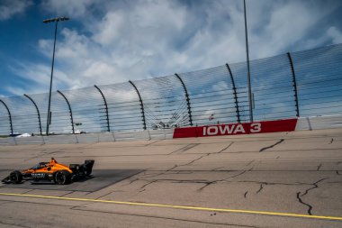 Monterey, Meksika 'dan PATO OWARD (5) Iowa INDYCAR için Newton, Iowa' daki Iowa Speedway 'de 250' li yıllarda pratik yapmaktadır..