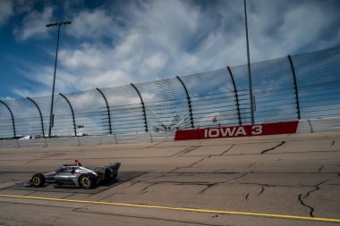 Toowoomba, Avustralya 'dan Will PowER (12) Newton, Iowa' daki Iowa Speedway 'de Iowa INDYCAR 250 için pratik yapmaktadır..