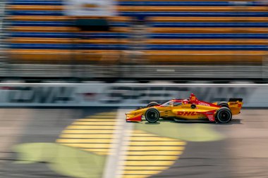 ABD 'nin RYAN HUNTER-REAY (28) Iowa INDYCAR 250' ler için Newton, Iowa 'daki Iowa Speedway' de uygulamalar yapmaktadır..
