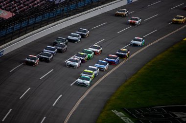 Alex Bowman (88), Lincoln, Alabama 'daki Talladega Superspeedway' de GEICO 500 için yarışıyor..