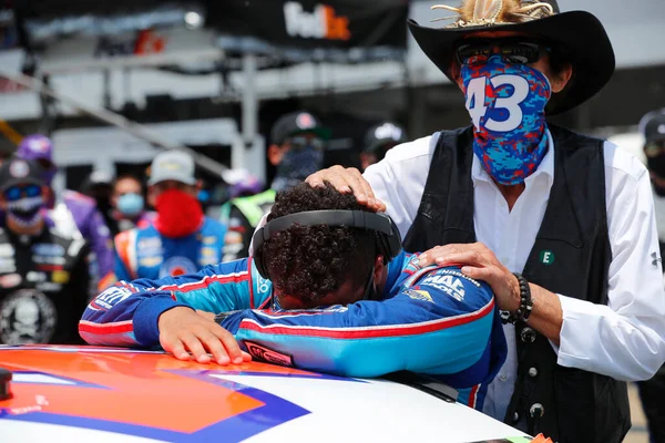 Darrell Wallace Maakt Zich Klaar Voor Geico 500 Talladega Superspeedway — Stockfoto