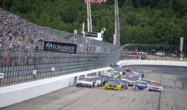 02 Ağustos 2020 - Loudon, New Hampshire, ABD: Denny Hamlin (11) Loudon, New Hampshire 'da bulunan Foxwood Resort Casino 301 için yarışıyor..