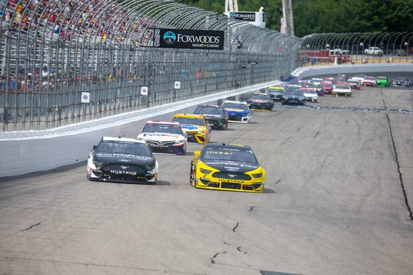 02 Ağustos 2020 - Loudon, New Hampshire, ABD: Brad Keselowski (2) Loudon, New Hampshire 'daki Foxwoods Resort Casino 301 için yarışır..