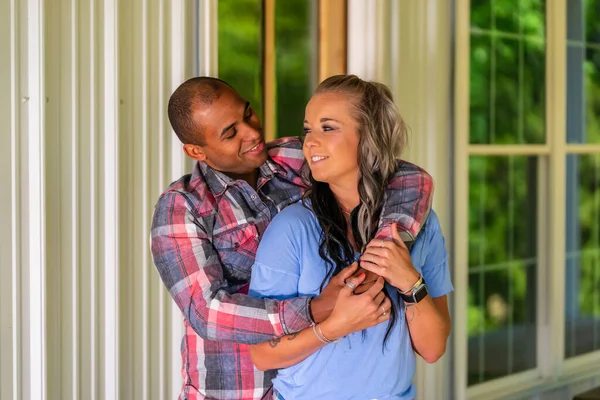 Interracial Couple Enjoying Each Others Company Summers Day — Stock Photo, Image