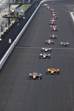 NTT IndyCar Serisi takımları Indianapolis 'teki Indianapolis 500 için Indianapolis Motor Yarış Pistine gidiyor..