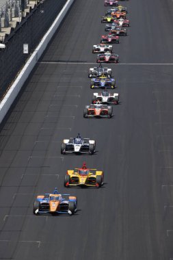 NTT IndyCar Serisi takımları Indianapolis 'teki Indianapolis 500 için Indianapolis Motor Yarış Pistine gidiyor..