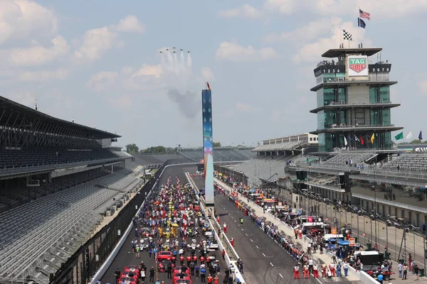 Die Grüne Flagge Fällt Auf Dem Indianapolis 500 Auf Dem — Stockfoto
