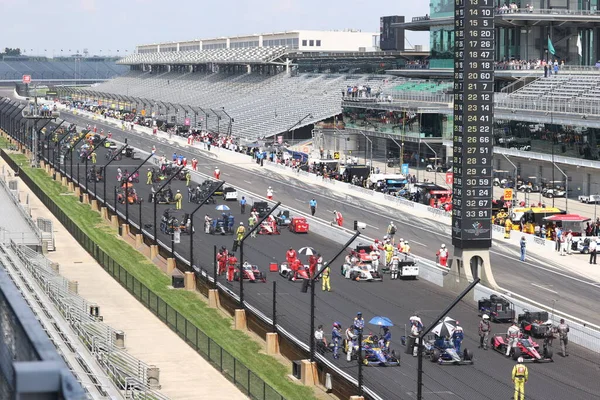 Die Grüne Flagge Fällt Auf Dem Indianapolis 500 Auf Dem — Stockfoto