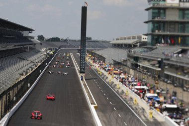 NTT IndyCar Serisi takımları Indianapolis 'teki Indianapolis 500 için Indianapolis Motor Yarış Pistine gidiyor..