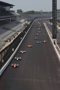 NTT IndyCar Serisi takımları Indianapolis 'teki Indianapolis 500 için Indianapolis Motor Yarış Pistine gidiyor..