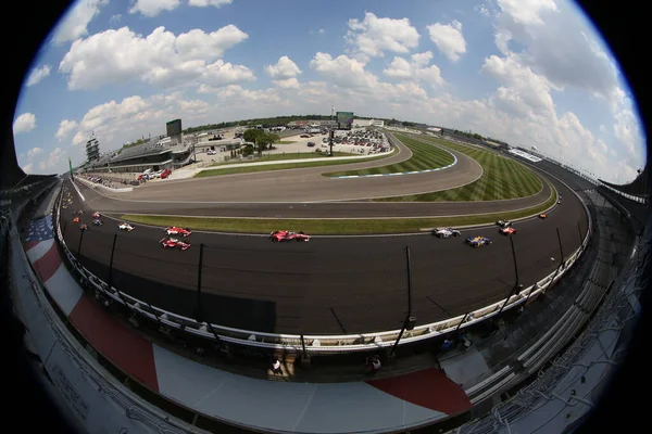 Ntt Indycar系列赛车队将在印第安纳波利斯的印第安纳波利斯赛道参加印第安纳波利斯500赛程的比赛 — 图库照片