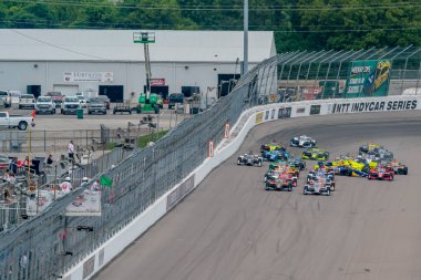 ABD 'li ALEXANDER ROSSI (27), Madison, Illinois' deki World Wide Technology Raceway 'de Bommarito Otomotiv Grubu 500 sırasında kaza yaptı..
