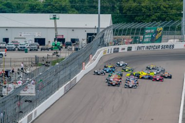 ABD 'li ALEXANDER ROSSI (27), Madison, Illinois' deki World Wide Technology Raceway 'de Bommarito Otomotiv Grubu 500 sırasında kaza yaptı..