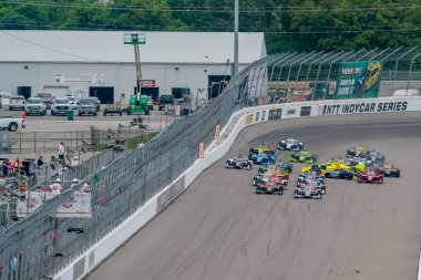 ABD 'li ALEXANDER ROSSI (27), Madison, Illinois' deki World Wide Technology Raceway 'de Bommarito Otomotiv Grubu 500 sırasında kaza yaptı..