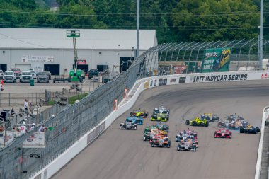 ABD 'li ALEXANDER ROSSI (27), Madison, Illinois' deki World Wide Technology Raceway 'de Bommarito Otomotiv Grubu 500 sırasında kaza yaptı..