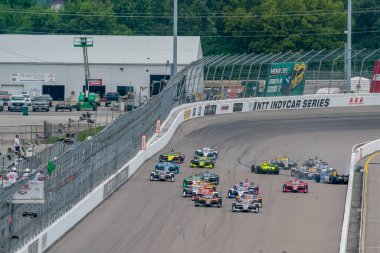 ABD 'li ALEXANDER ROSSI (27), Madison, Illinois' deki World Wide Technology Raceway 'de Bommarito Otomotiv Grubu 500 sırasında kaza yaptı..