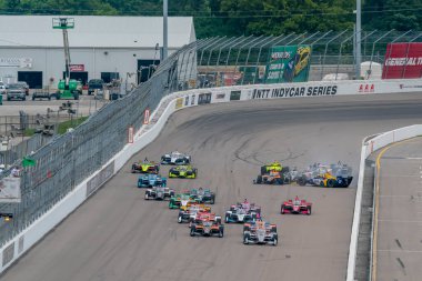 ABD 'li ALEXANDER ROSSI (27), Madison, Illinois' deki World Wide Technology Raceway 'de Bommarito Otomotiv Grubu 500 sırasında kaza yaptı..