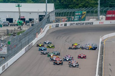 ABD 'li ALEXANDER ROSSI (27), Madison, Illinois' deki World Wide Technology Raceway 'de Bommarito Otomotiv Grubu 500 sırasında kaza yaptı..