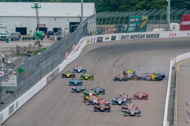 ABD 'li ALEXANDER ROSSI (27), Madison, Illinois' deki World Wide Technology Raceway 'de Bommarito Otomotiv Grubu 500 sırasında kaza yaptı..
