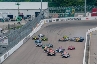ABD 'li ALEXANDER ROSSI (27), Madison, Illinois' deki World Wide Technology Raceway 'de Bommarito Otomotiv Grubu 500 sırasında kaza yaptı..