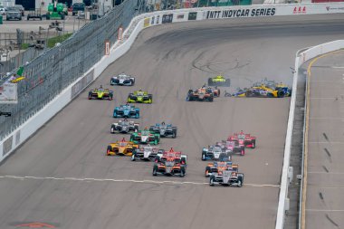 ABD 'li ALEXANDER ROSSI (27), Madison, Illinois' deki World Wide Technology Raceway 'de Bommarito Otomotiv Grubu 500 sırasında kaza yaptı..