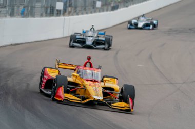 ABD 'li RYAN HUNTER-REAY (28), Madison, Illinois' deki World Wide Technology Hipodromu 'ndaki Bommarito Otomotiv Grubu 500 yarışında virajlardan geçmektedir..