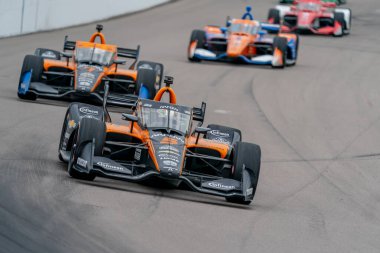 Monterey, Meksika 'dan PATO OWARD (5), Madison, Illinois' deki World Wide Technology Raceway 'de Bommarito Otomotiv Grubu 500 yarışı sırasında virajlardan geçmektedir..