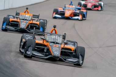 Monterey, Meksika 'dan PATO OWARD (5), Madison, Illinois' deki World Wide Technology Raceway 'de Bommarito Otomotiv Grubu 500 yarışı sırasında virajlardan geçmektedir..