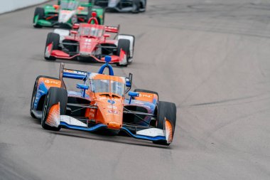 Scott Dixon, Madison, Illinois 'deki World Wide Technology Hipodromunda Bommarito Otomotiv Grubu 500' ü kazandı..
