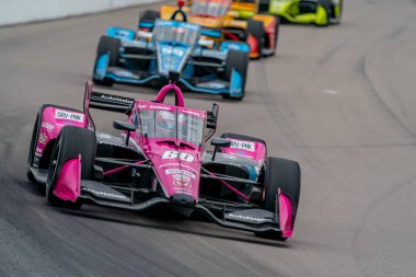 Lincoln, İngiltere 'den Jack HARVEY (60), Madison, Illinois' deki World Wide Technology Raceway 'de Bommarito Otomotiv Grubu 500 yarışında virajlarda yarışıyor..