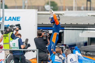 Scott Dixon, Madison, Illinois 'deki World Wide Technology Hipodromunda Bommarito Otomotiv Grubu 500' ü kazandı..