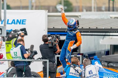 Scott Dixon, Madison, Illinois 'deki World Wide Technology Hipodromunda Bommarito Otomotiv Grubu 500' ü kazandı..